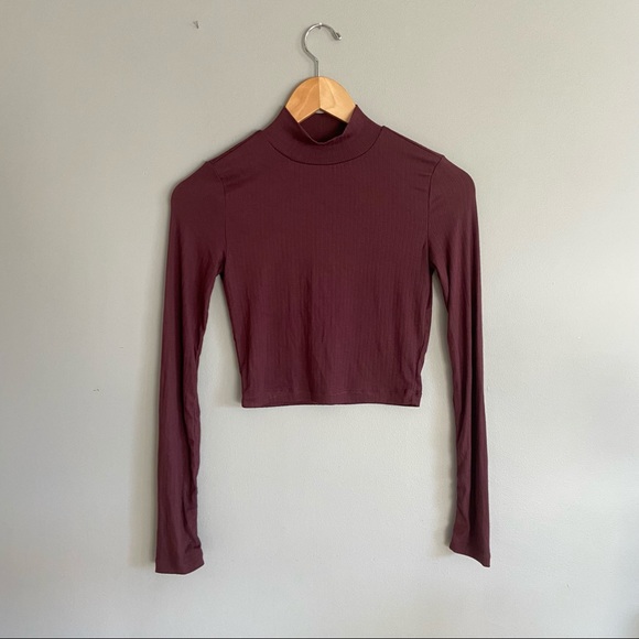 Sunday Best Tops - SUNDAY BEST TURTLE NECK CROP, Size XS